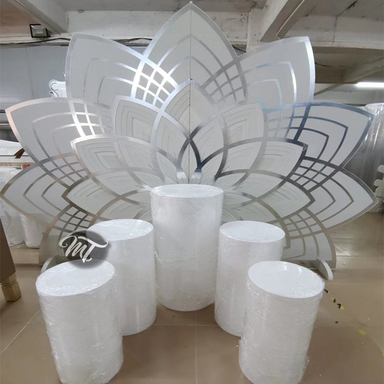 white backdrop and plinth